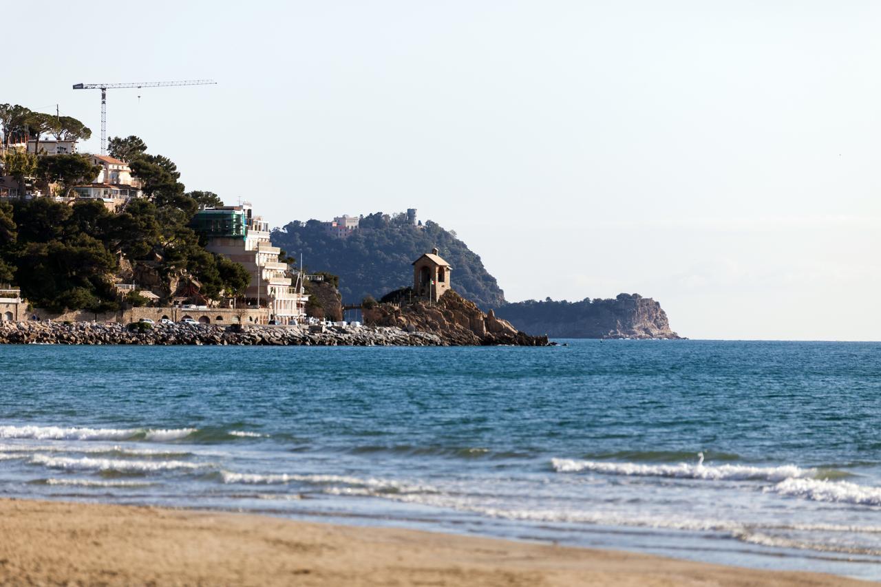 Sole Mare Alaxi Alassio